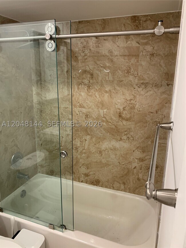 Foto del edificio - 468 NE 206th Ln