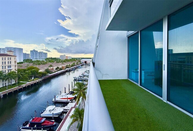 Foto del edificio - 2950 NE 188th St