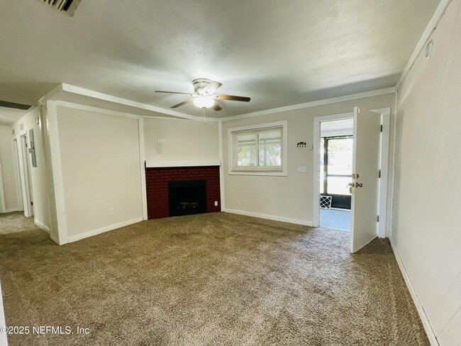 Building Photo - 10824 Indies Dr N