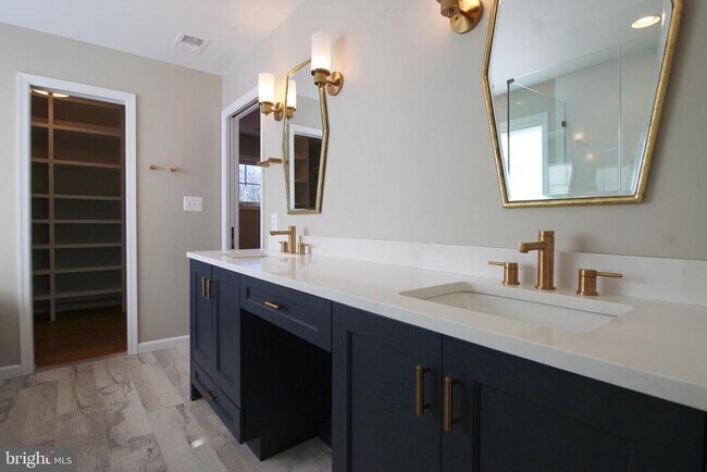 Building Photo - 421 Blair Rd NW