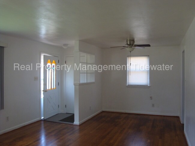 Building Photo - 112 Bob Ln