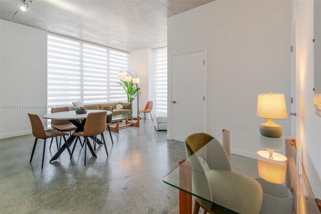 Foto del edificio - 151 SE 1st St