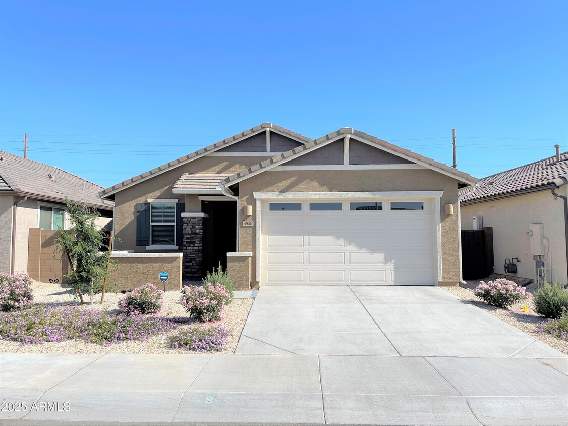 Primary Photo - 8958 W Palo Verde Dr