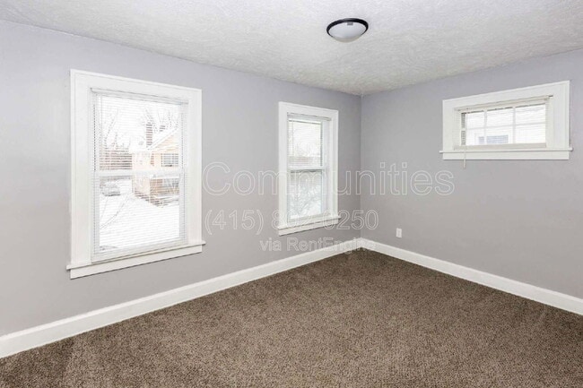 Building Photo - 1561 E 204th St