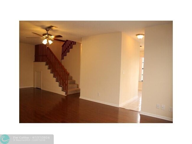 Building Photo - 2580 Coral Springs Dr