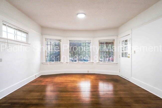 Building Photo - 2737 W 15th St