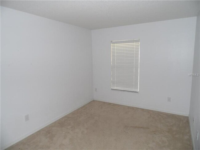 Building Photo - Available November 1st! Charming 3/2.5 tow...