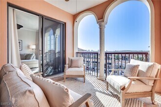 Building Photo - 23161 Fashion Dr