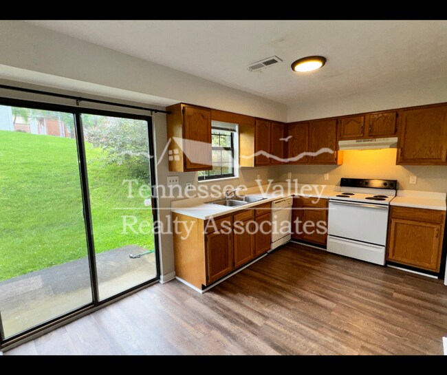 Foto del edificio - NEW PRICE! MOVE IN READY! Delightful 2 bed...
