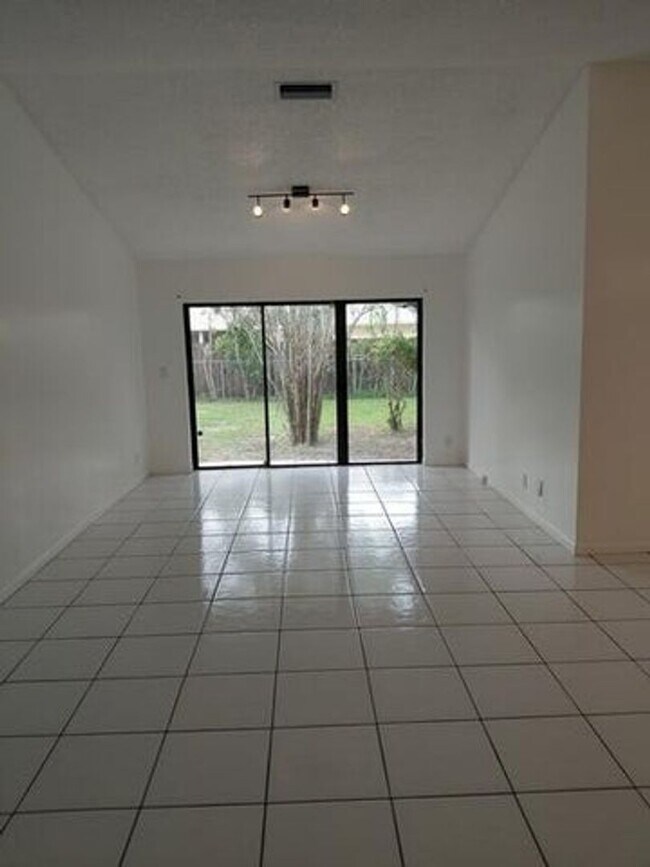 Building Photo - 12280 Gingerwood Ln