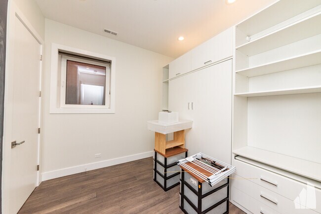 Foto del edificio - 1420 W Chestnut St