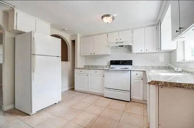 Foto del edificio - 9311 Loras St