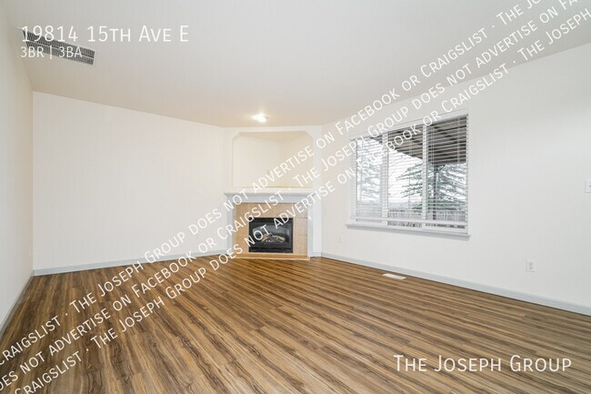 Foto del edificio - 19814 15th Avenue E