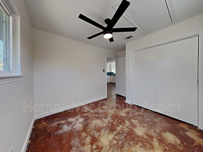 Building Photo - 7912 Tisdale Dr