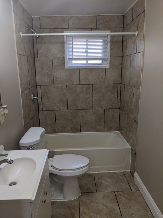 Primary Photo - 7703 Hillsway Ave