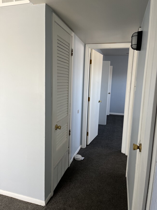 Hallway - 3166 W Meadow Lane Dr