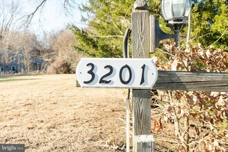 Building Photo - 3201 Merrydale Dr