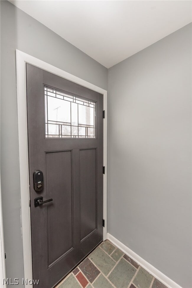 Building Photo - 2539 Warrensville Center Rd