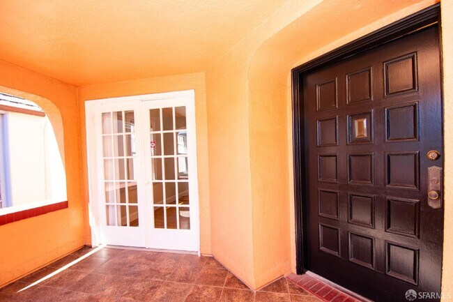 Building Photo - 50 Escondido Ave