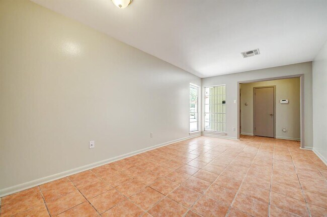 Foto del edificio - 9411 Highmeadow Dr