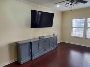 Building Photo - 7143 Laguna Villas