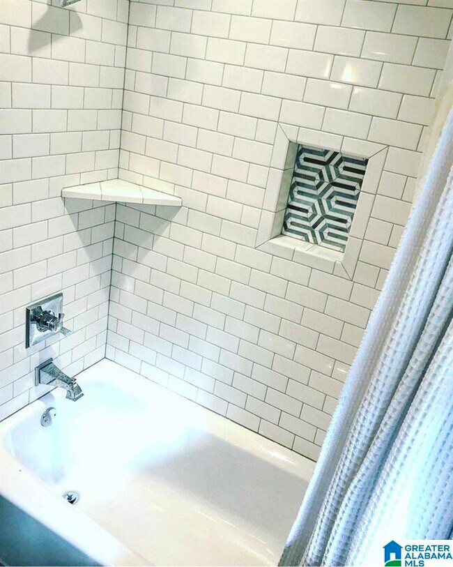 Foto del edificio - 3354 Rosemary Ln