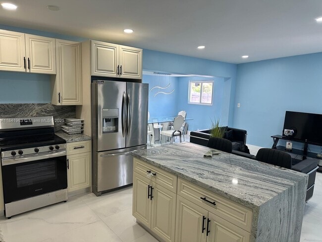 Foto del edificio - 530 NW 116th Terrace
