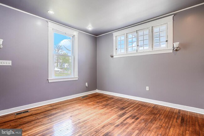 Building Photo - 3213 Vickers Rd