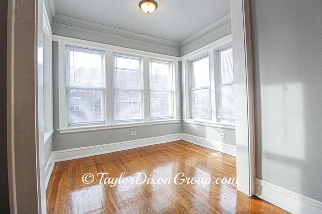 Foto del edificio - 6607 S Greenwood Ave