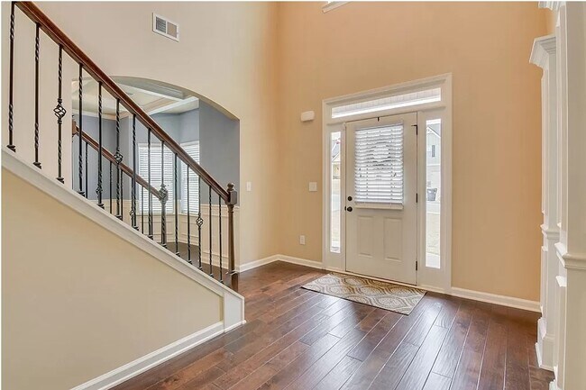 Foto del edificio - 151 Seaton Ave