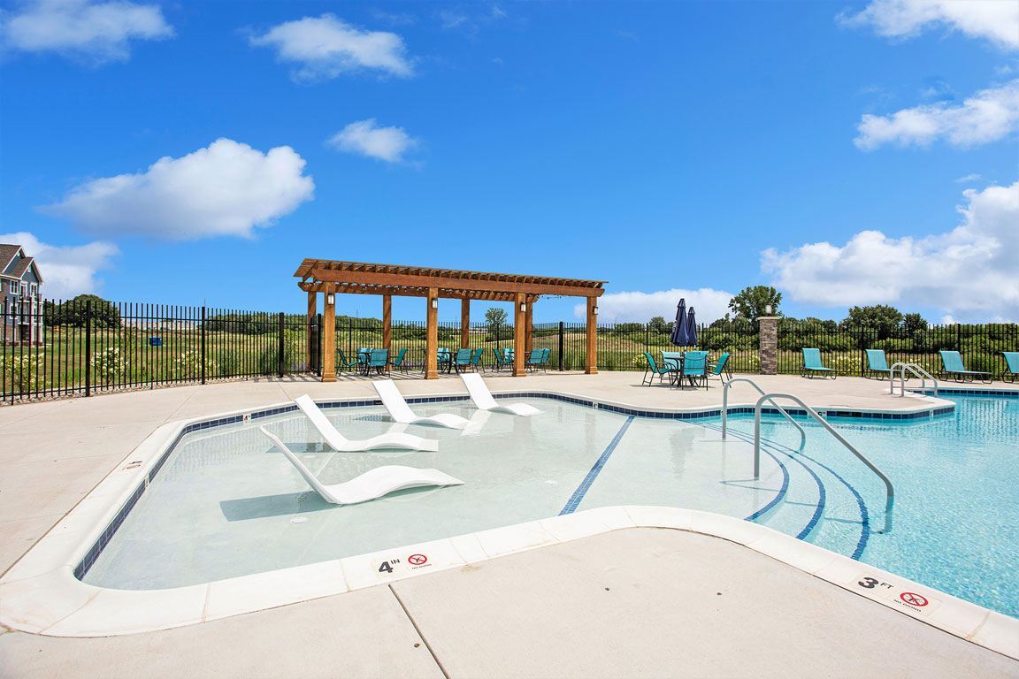 Meadowbrooke Apartment Homes 5012 Verdure Pky Grand Rapids, MI