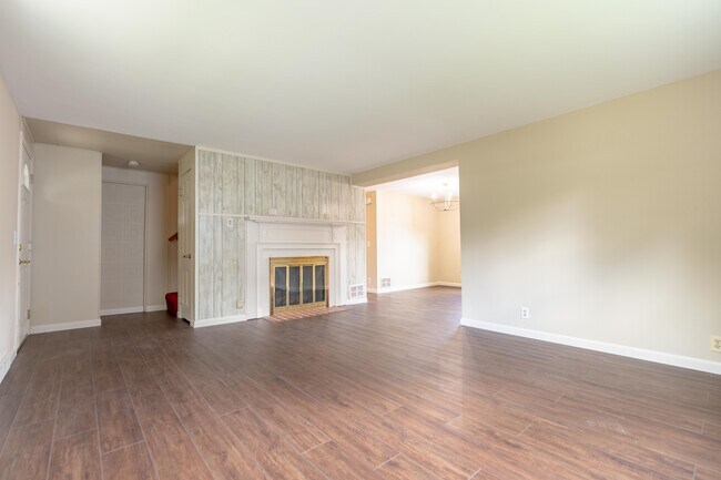 Foto del edificio - 1706 Jefferson Rd NE