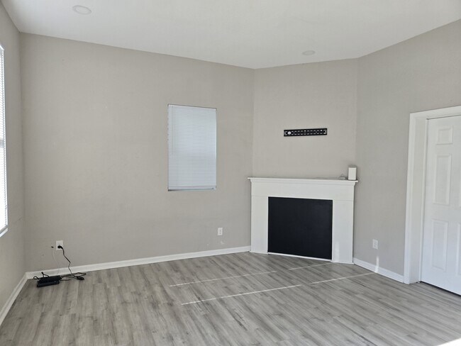 Building Photo - 126 Linden Ave