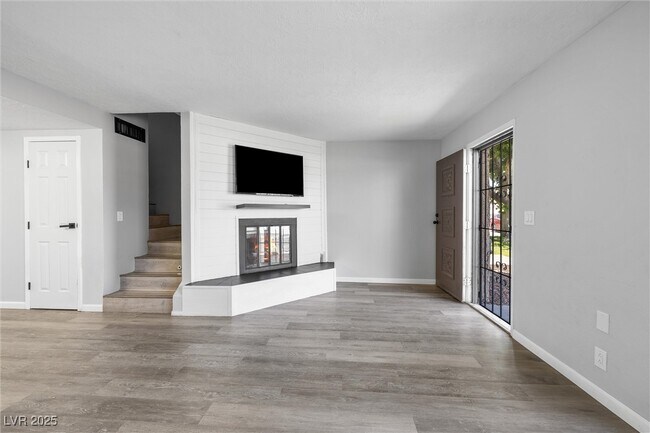 Foto del edificio - 6442 Ironbark Ln
