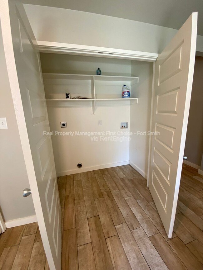 Foto del edificio - 1608 S P St