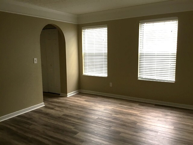 Building Photo - 357 Pinecrest Ct