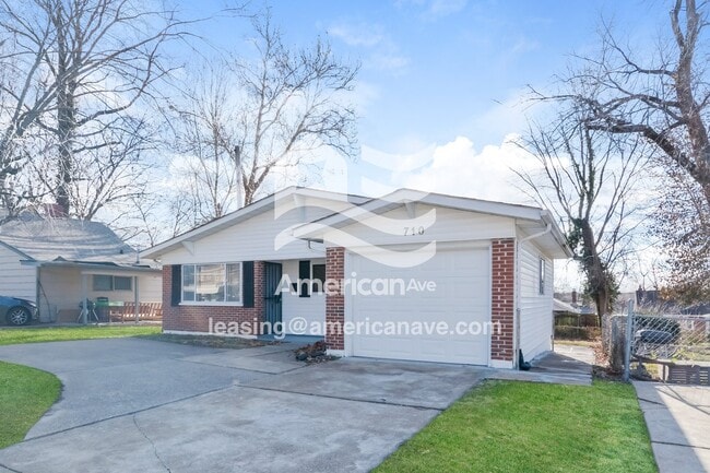 Building Photo - 710 Chambers Rd