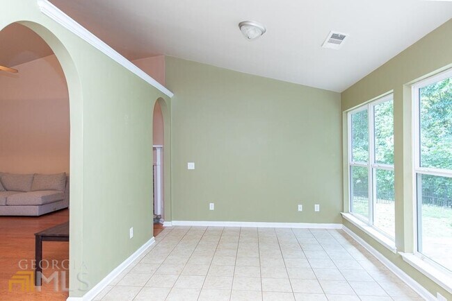 Building Photo - 4556 White Horse Dr