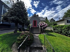 Building Photo - 742 E 18th Ave