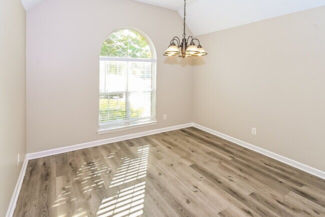 Foto del edificio - 6223 Oxbourne Cove