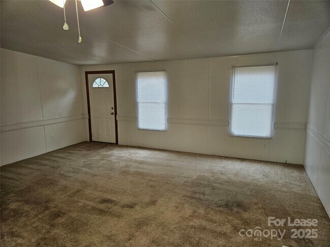 Foto del edificio - 2292 W Wade Ave