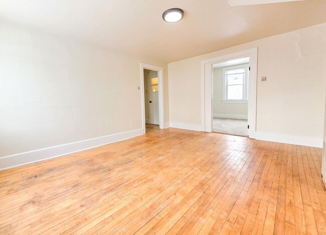 Building Photo - 1020-1022 Smith St