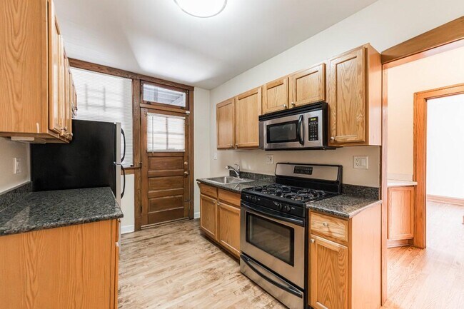 Building Photo - 3516 N Lawndale Ave