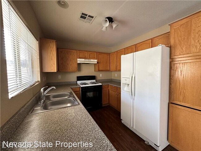 Building Photo - 5 br, 3 bath House - 5253 MINERAL LAKE DR