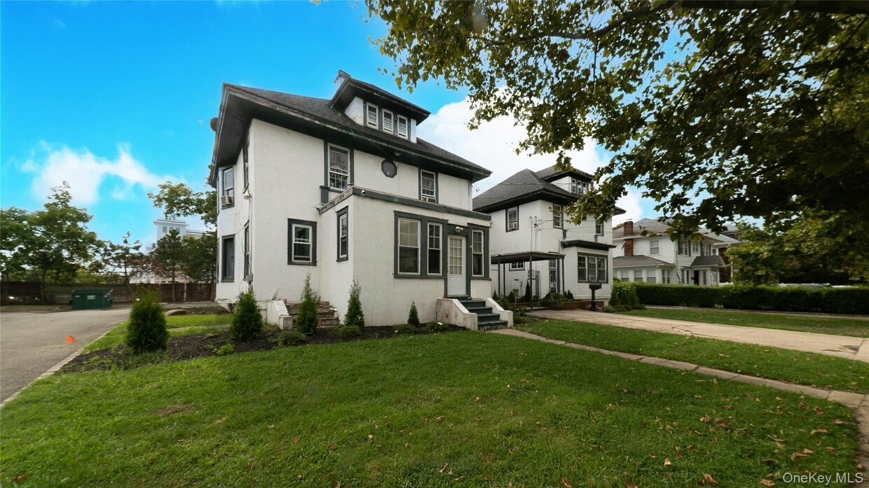 Primary Photo - 20-22 Bay Shore Ave