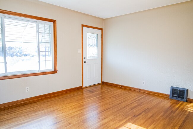 Building Photo - 1440 Rollins Rd