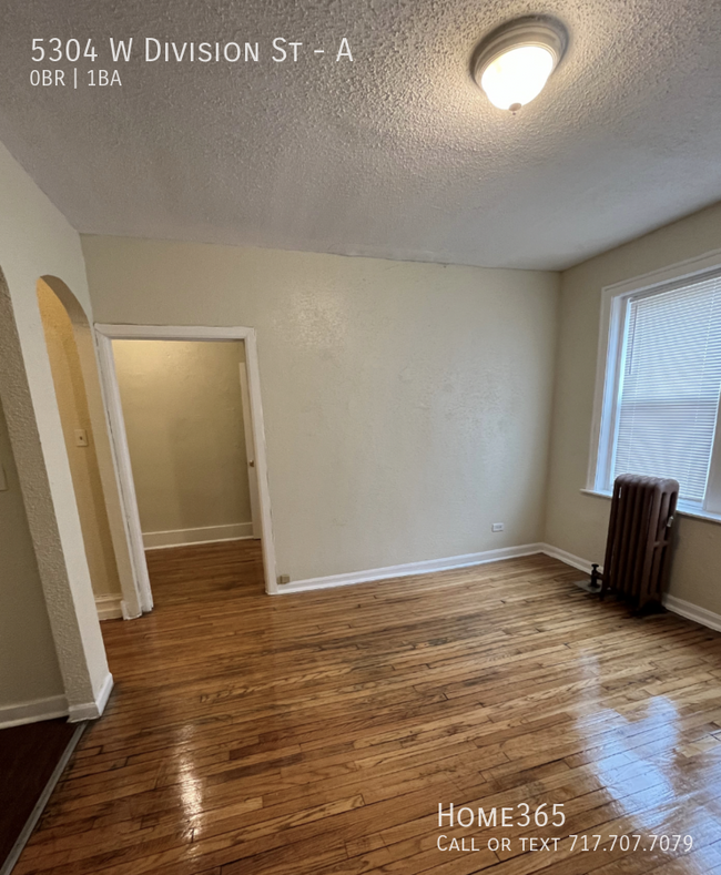 Building Photo - Move In Ready Studio