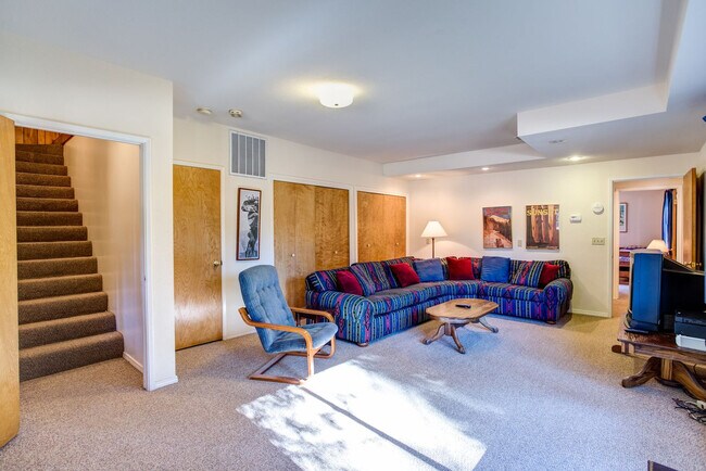 Building Photo - 2617 Larke St