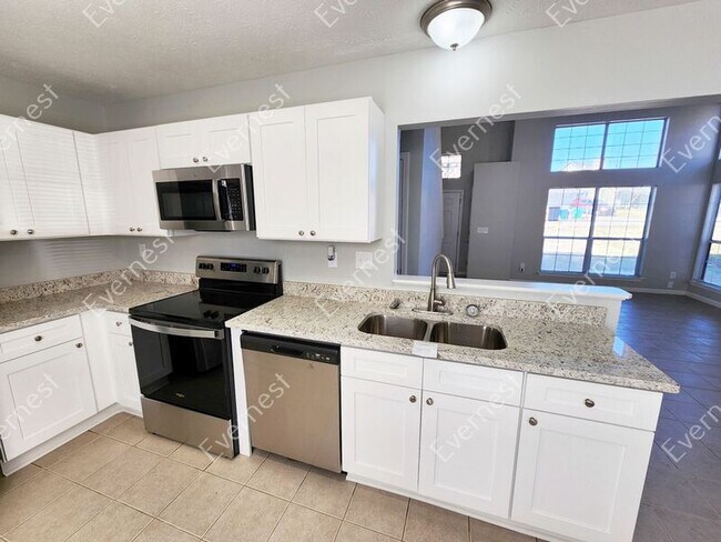 Building Photo - 5049 Donnell Way