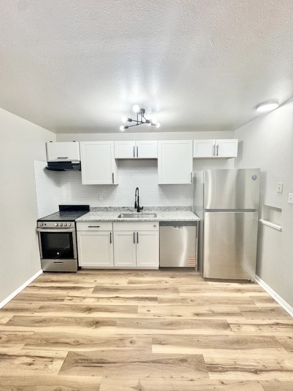 Photo - 319-321 E Brookside St Apartment